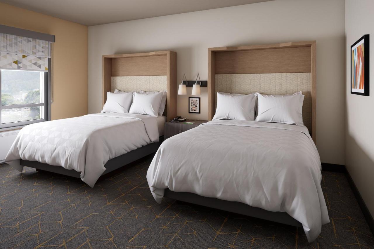 Holiday Inn - Long Island - Islip Arpt East By Ihg Holtsville Bagian luar foto