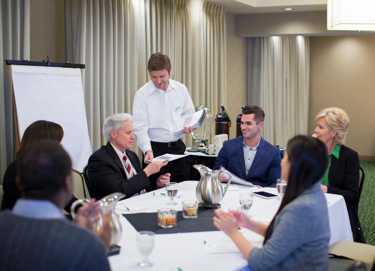Holiday Inn - Long Island - Islip Arpt East By Ihg Holtsville Bagian luar foto