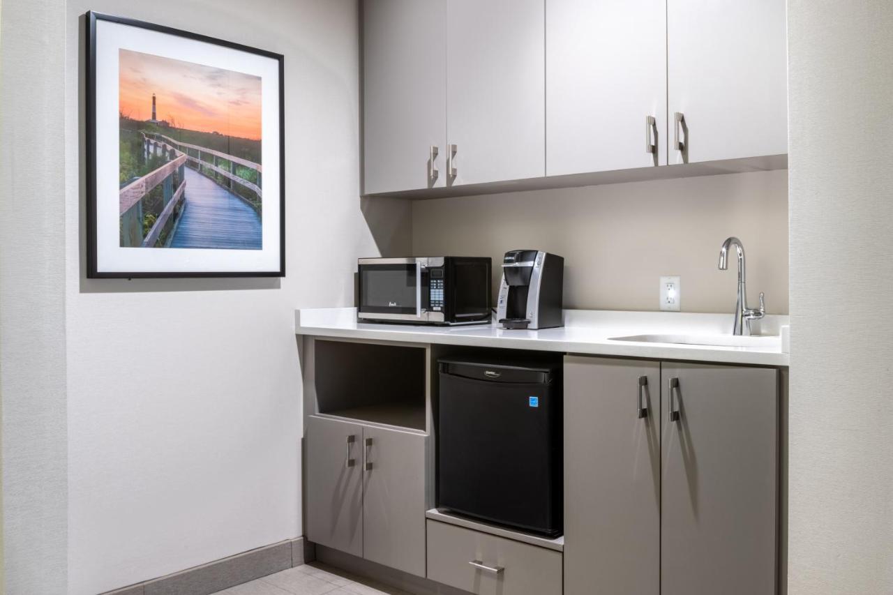Holiday Inn - Long Island - Islip Arpt East By Ihg Holtsville Bagian luar foto