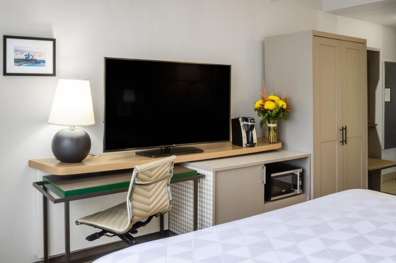Holiday Inn - Long Island - Islip Arpt East By Ihg Holtsville Bagian luar foto