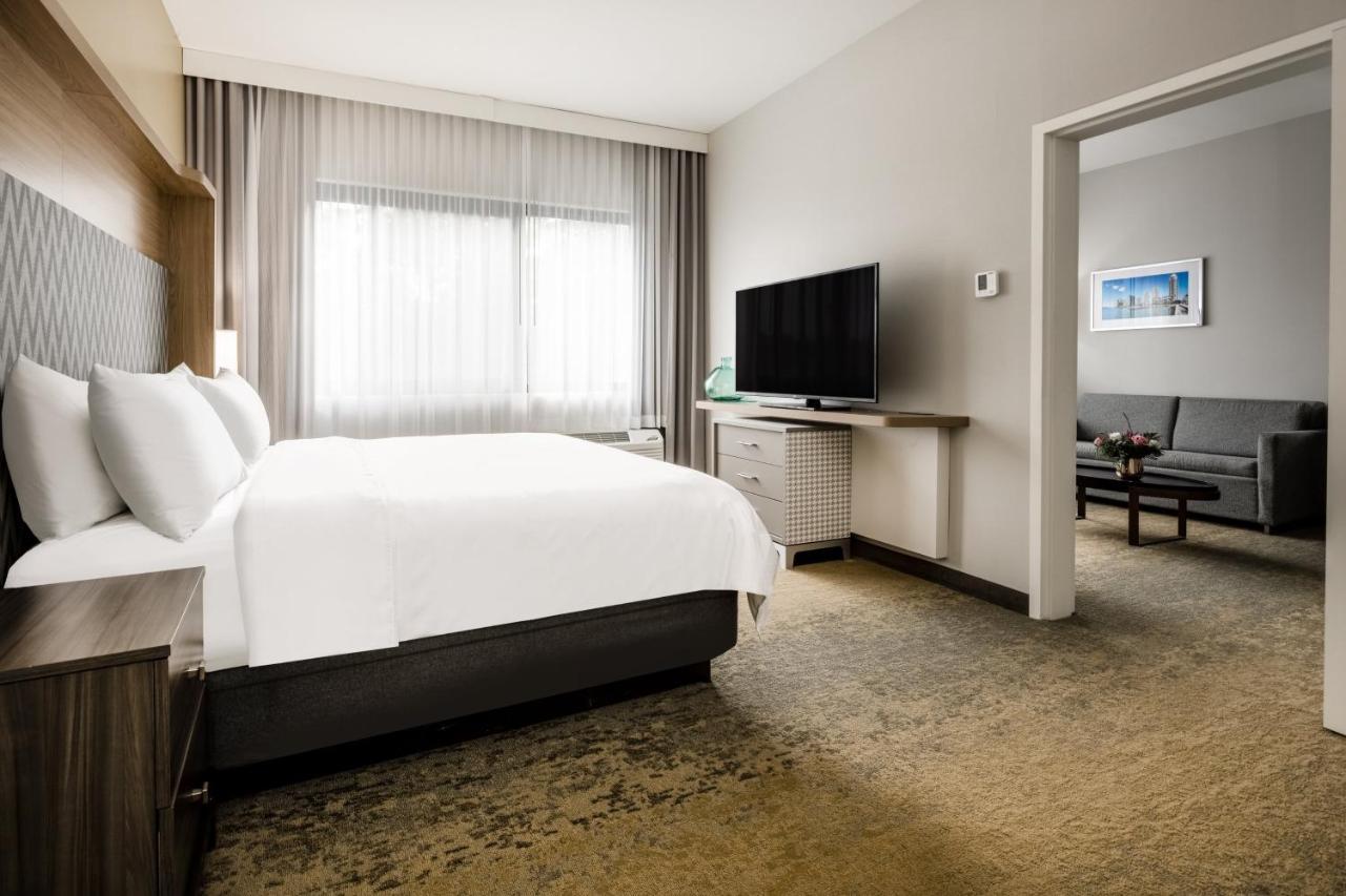 Holiday Inn - Long Island - Islip Arpt East By Ihg Holtsville Bagian luar foto