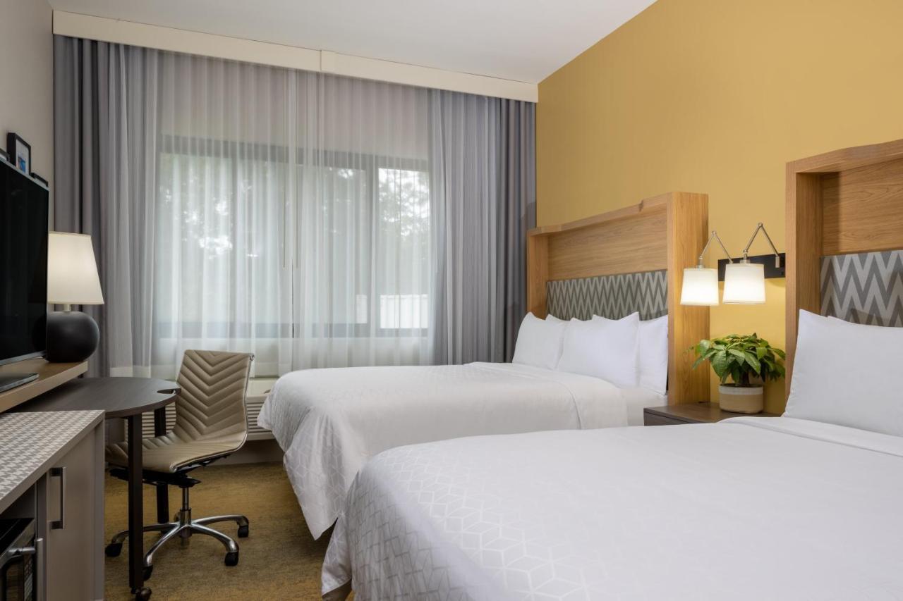 Holiday Inn - Long Island - Islip Arpt East By Ihg Holtsville Bagian luar foto