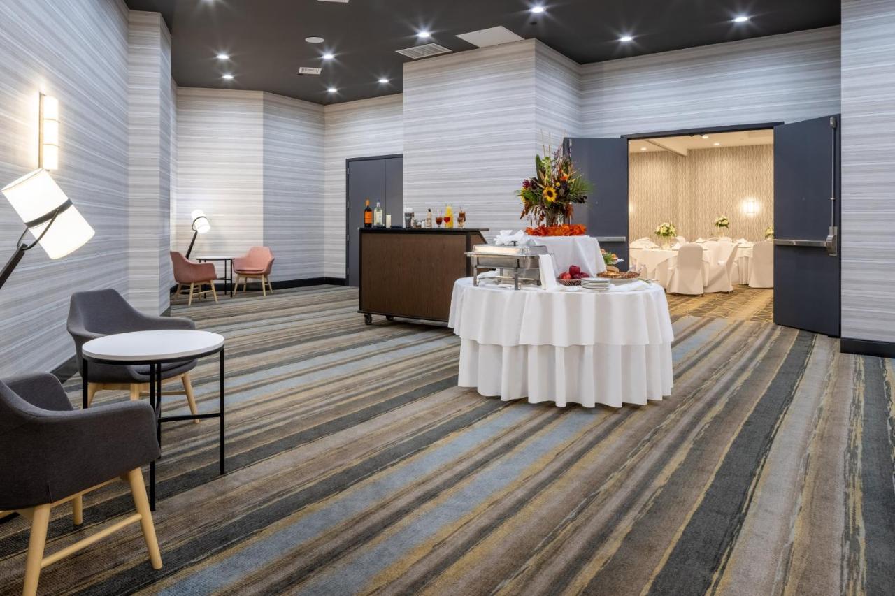 Holiday Inn - Long Island - Islip Arpt East By Ihg Holtsville Bagian luar foto