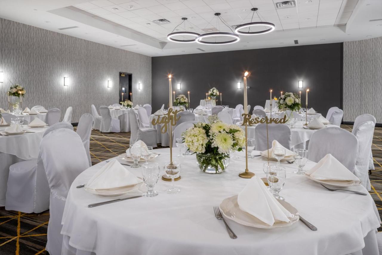 Holiday Inn - Long Island - Islip Arpt East By Ihg Holtsville Bagian luar foto